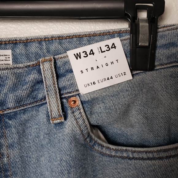 Topshop Authentic Raw Hem Straight Jean in Bleach - Picture 6 of 6